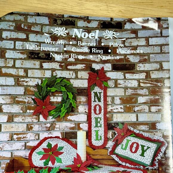 Vtg 1980 The Gingham Goose Noel Christmas Pattern Wreath Banner Pillow Placemats - Picture 7 of 10